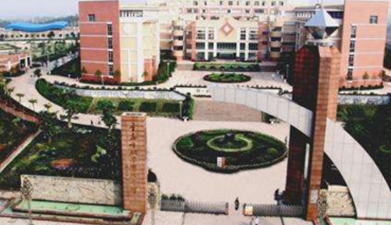 銅梁巴川中學(xué)